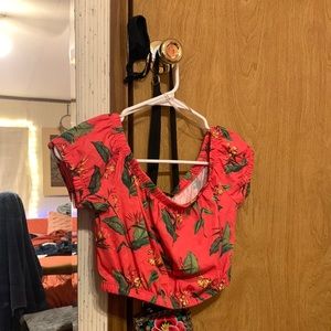 Floral, off the shoulder cropped top